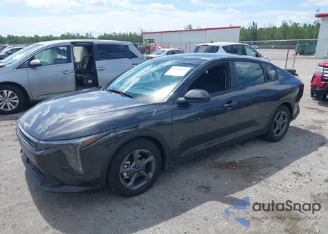 2025 Kia K4 Lxs из США, поврежденный, VIN 3KPFT4DE8SE134604